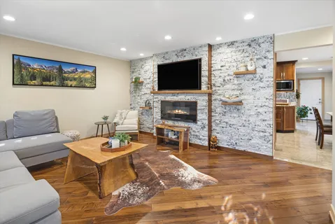 $599,900 | 7730 Brookhaven Avenue, Darien, IL 60561