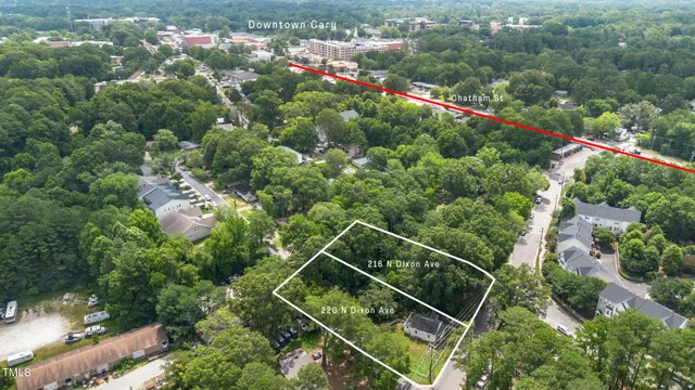 a view of a yard with a park