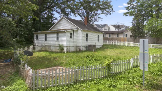 $575,000 | 220 North Dixon Avenue, Cary, NC 27513