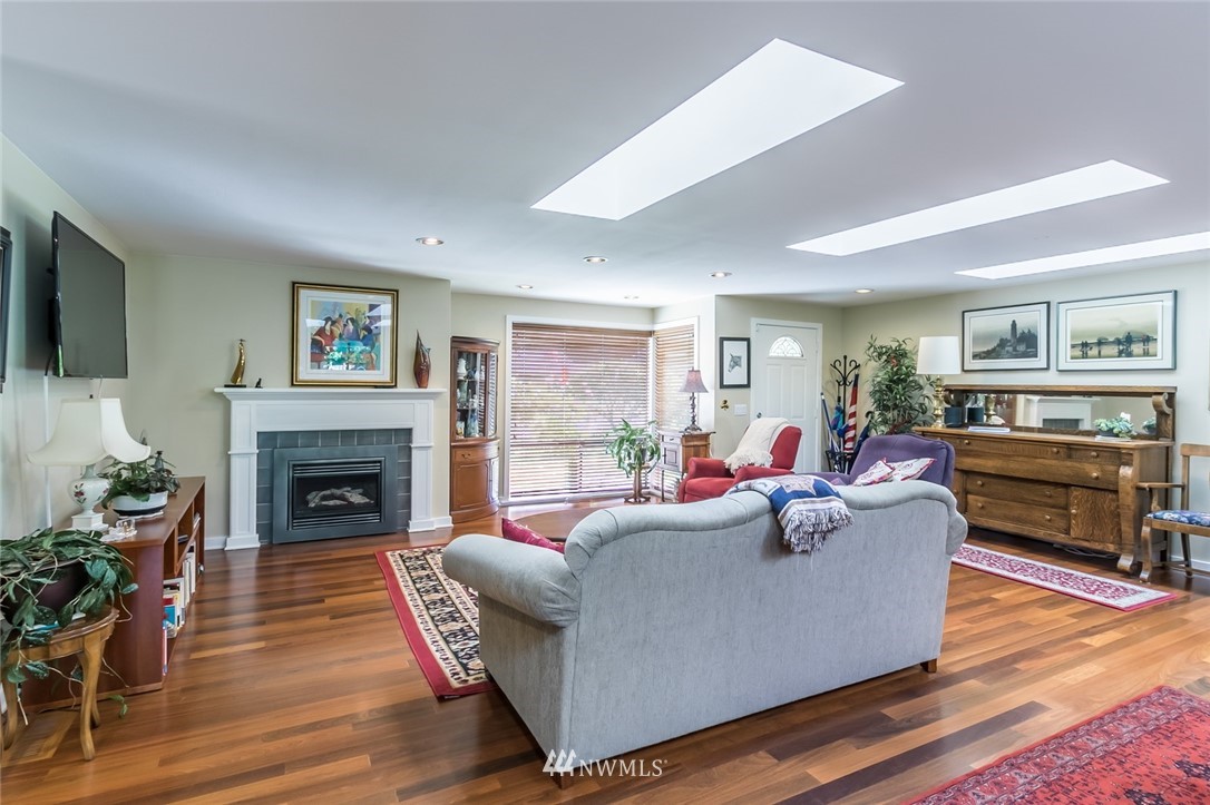 14309 Southeast 169th Street Renton, WA 98058 - Photo 3 of 25 Gallery Image 3