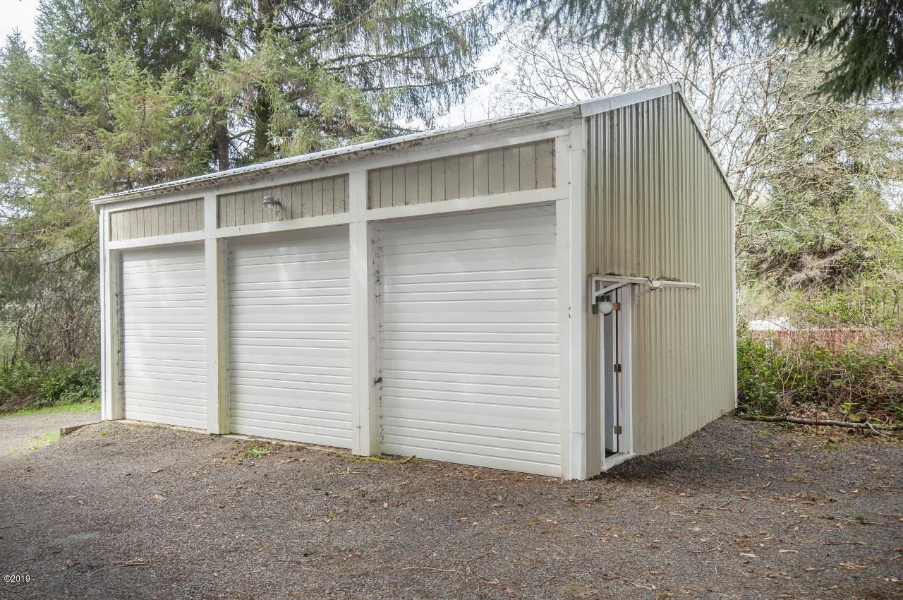 1525 North North Bank Road Otis, OR 97368 - Photo 8 of 40 Garage Exterior (1280x850)