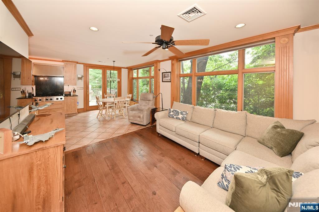8 Myrtle Street Montvale, NJ 07645 - Photo 19 of 38