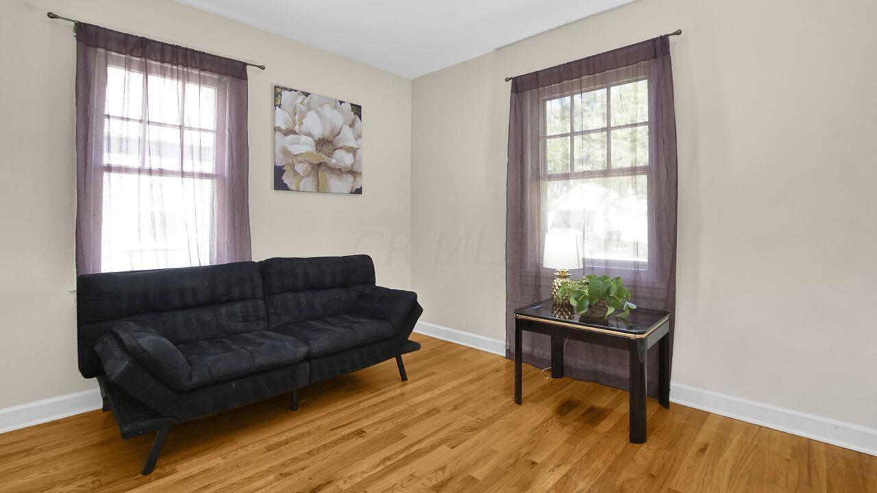 513 Elaine Road Columbus, OH 43213 - Photo 15 of 27 1st floor bedroom
