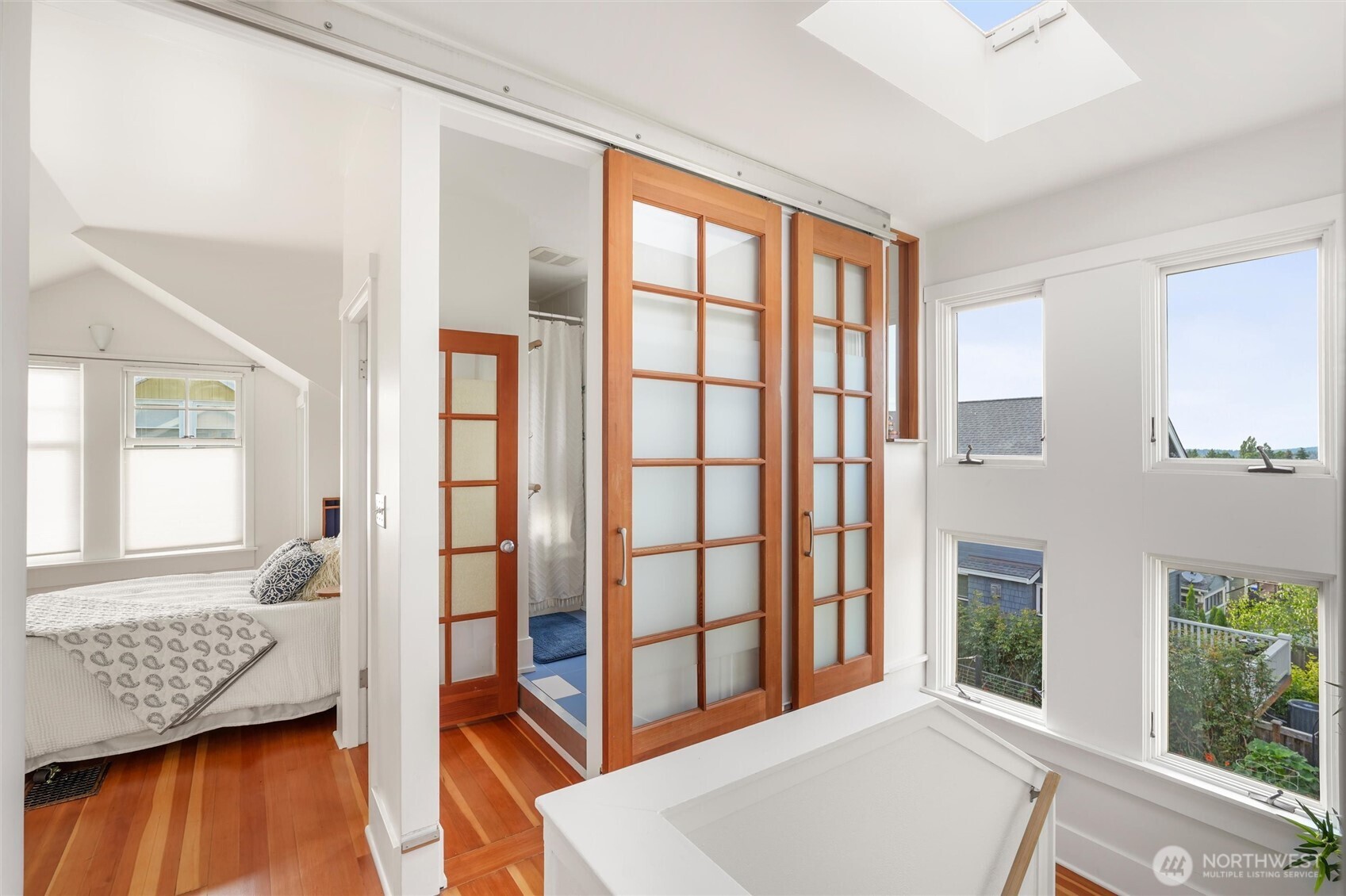 360 Howe Street Seattle, WA 98109 - Photo 19 of 39 Gallery Image 19