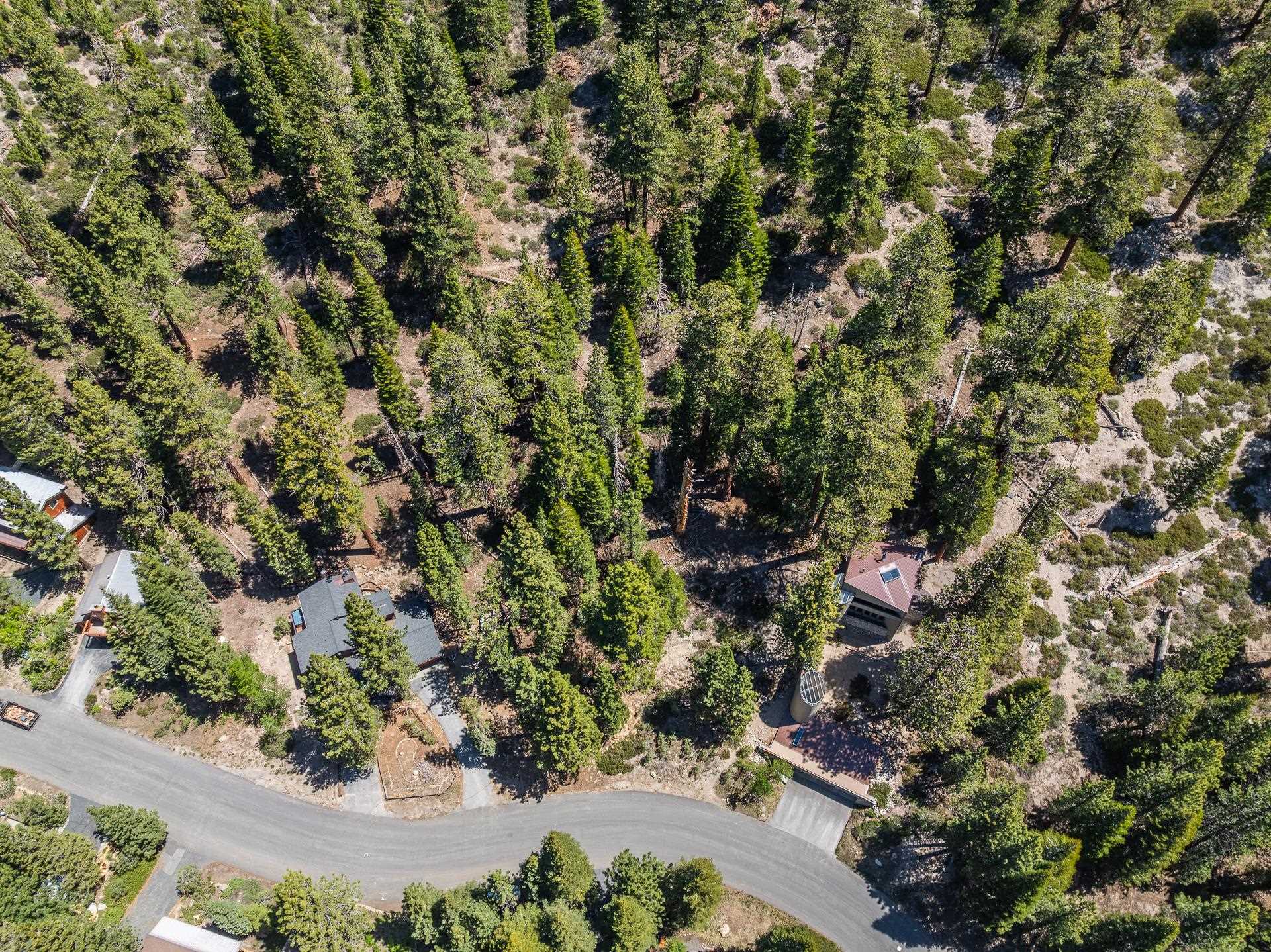 198 Grindelwald Road Mammoth Lakes, CA 93546 - Photo 3 of 17