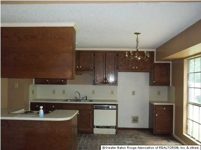2041 General Cleburne Avenue Baton Rouge, LA 70810 - Photo 3 of 7 Gallery Image 3