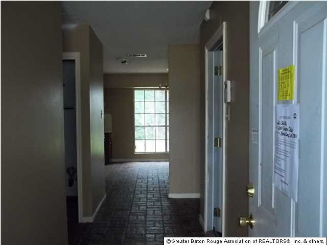 2041 General Cleburne Avenue Baton Rouge, LA 70810 - Photo 4 of 7 Gallery Image 4