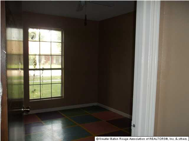 2041 General Cleburne Avenue Baton Rouge, LA 70810 - Photo 5 of 7 Gallery Image 5