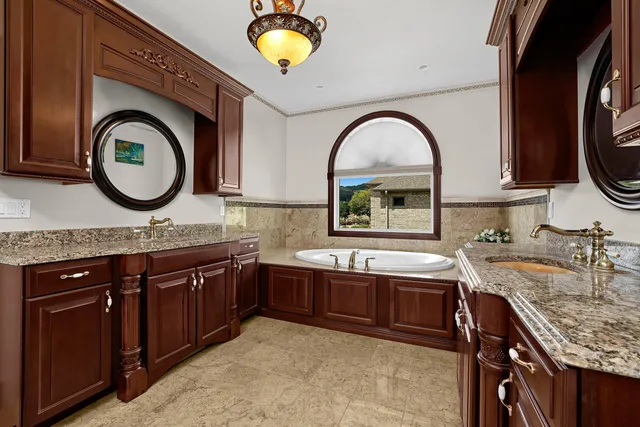 $1,880,000 | 3312 Augusta Lane, Onalaska, WI 54650