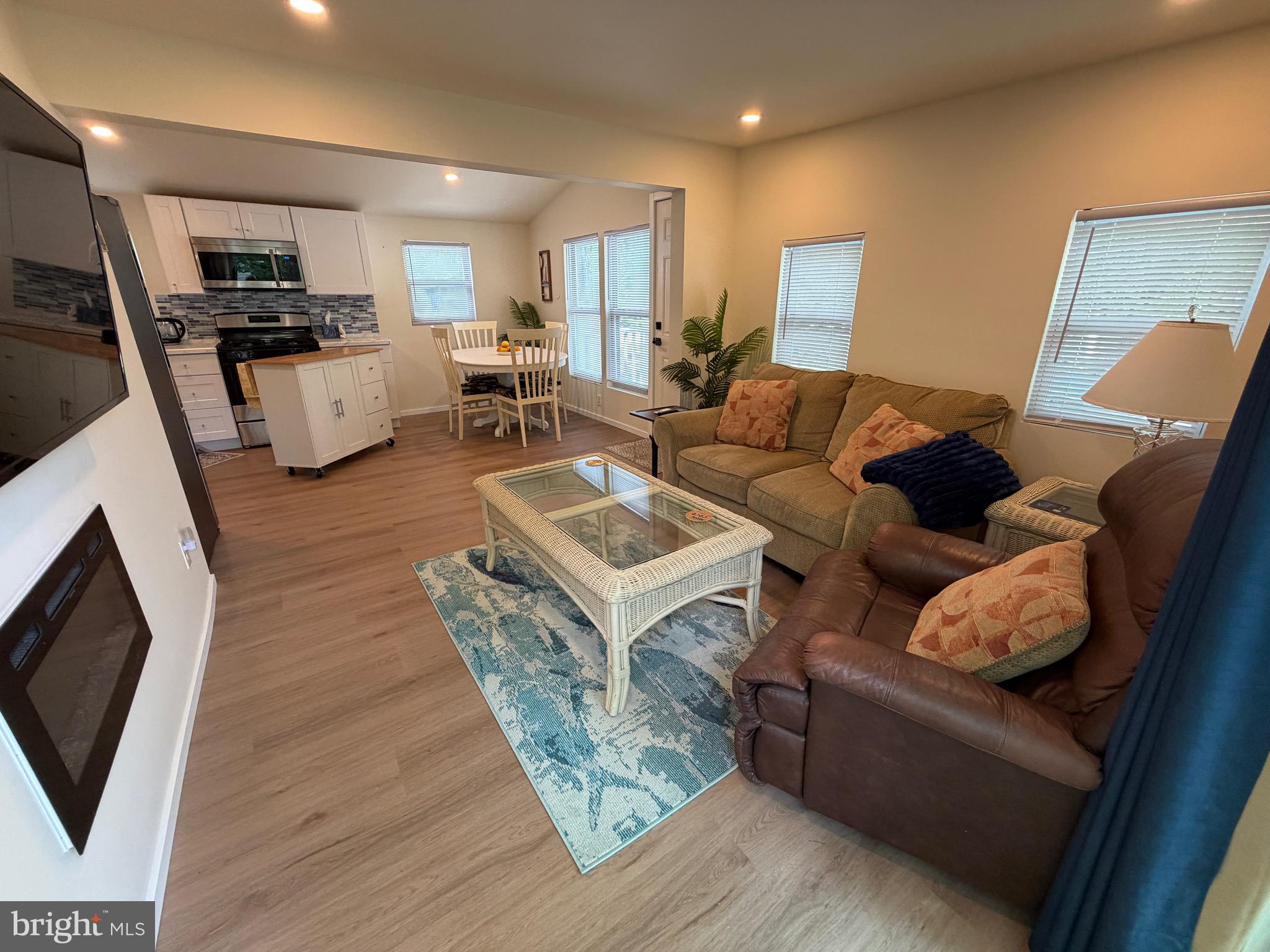 515 Corsons Tavern Road, Unit B17 Ocean View, NJ 08230 - Photo 3 of 26 living area