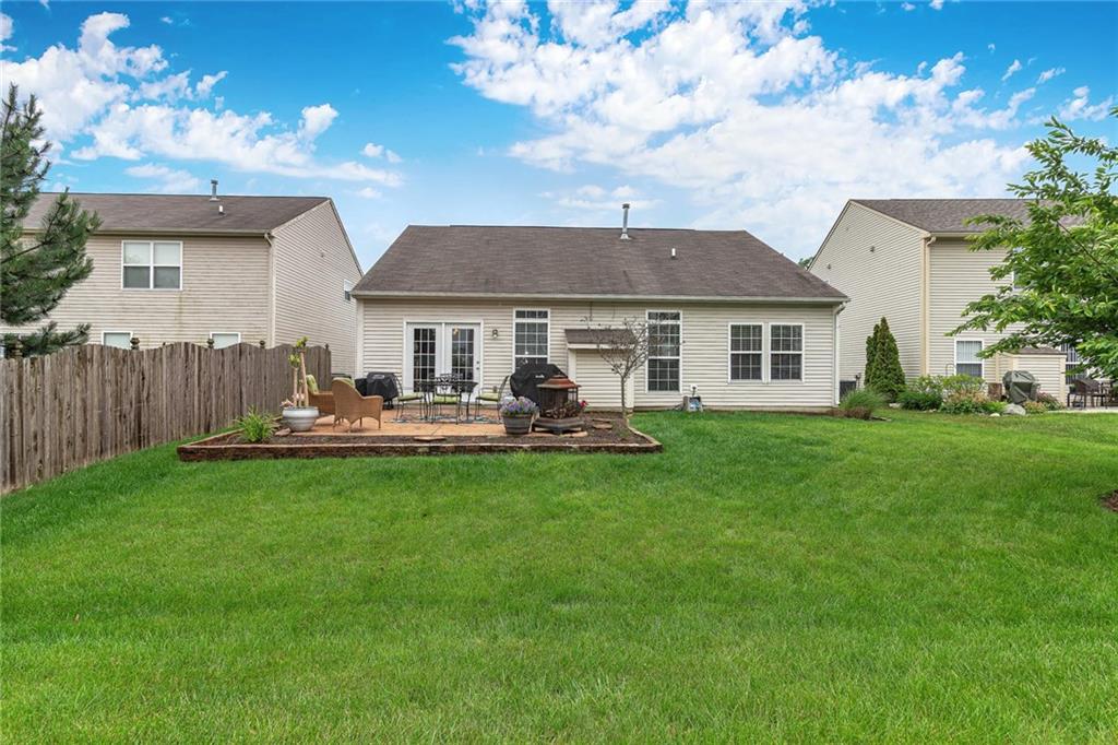 11124 Schoolhouse Road Fishers, IN 46037 - Photo 3 of 30 Gallery Image 3