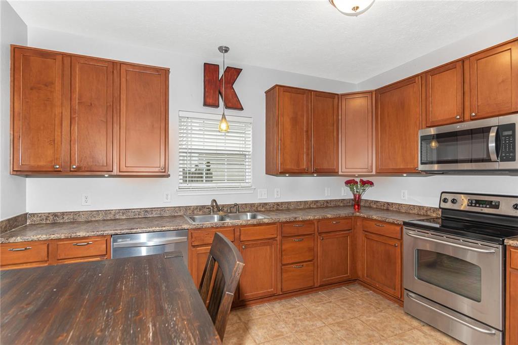 11124 Schoolhouse Road Fishers, IN 46037 - Photo 5 of 30 Gallery Image 5