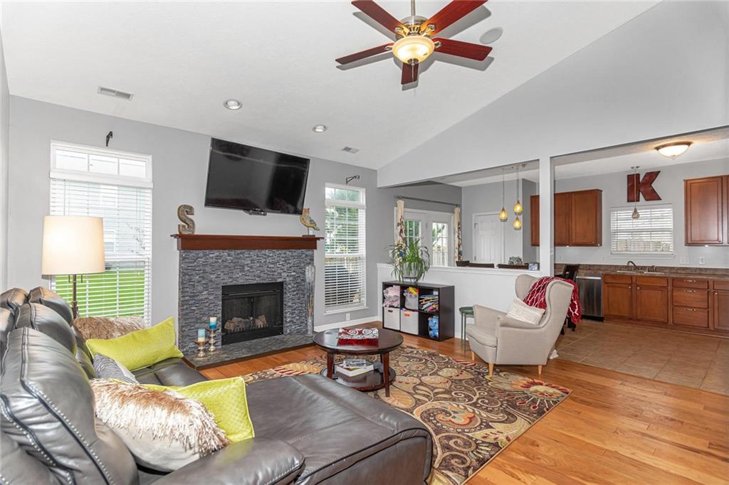 11124 Schoolhouse Road Fishers, IN 46037 - Photo 7 of 30 Gallery Image 7