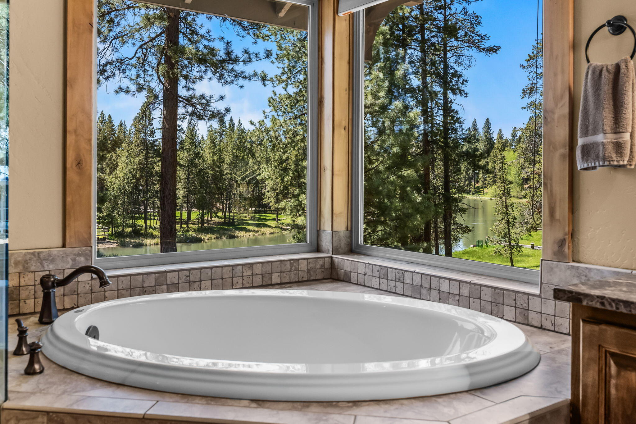17267 Kingsburg Road Bend, OR 97707 - Photo 57 of 88 2026_05_11_17267_kingsburg_road-71