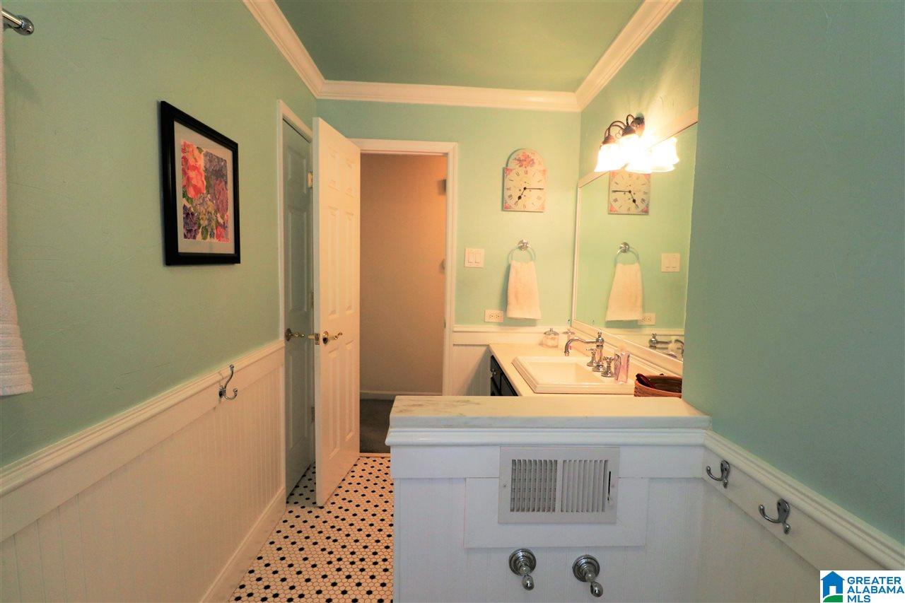 1371 Al Seier Road Birmingham, AL 35226 - Photo 22 of 47