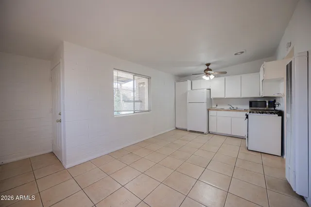 $895 | 903 South Kenwood Circle, Unit 4, Tempe, AZ 85281