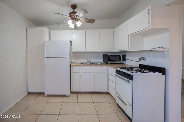 $895 | 903 South Kenwood Circle, Unit 4, Tempe, AZ 85281