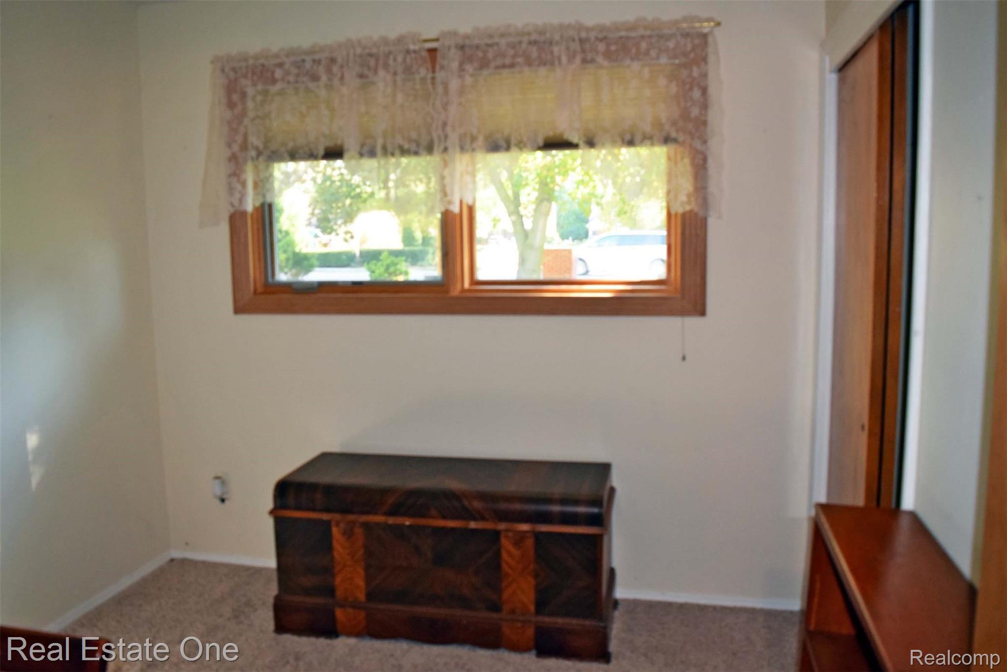 6310 Greer Road West Bloomfield, MI 48324 - Photo 14 of 33 Bedroom 3 was used as an office.