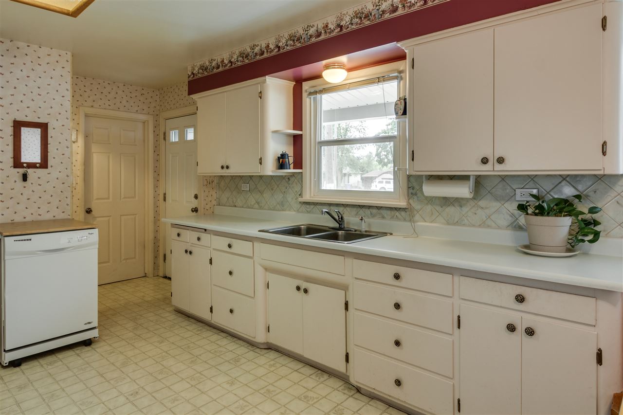 1108 North University Road Spokane Valley, WA 99206 - Photo 3 of 20