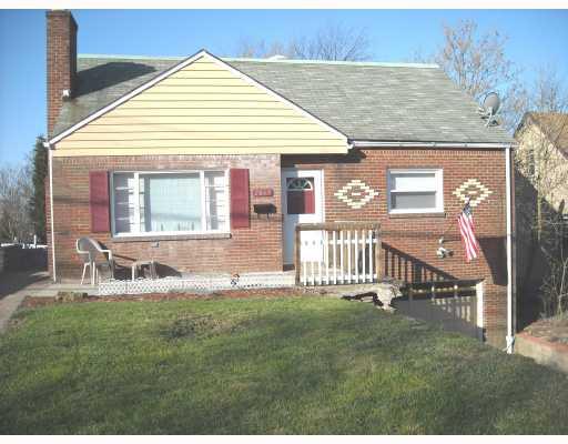 2867 Middletown Road Pittsburgh, PA 15204 - Photo 1 of 14 Exterior Front.