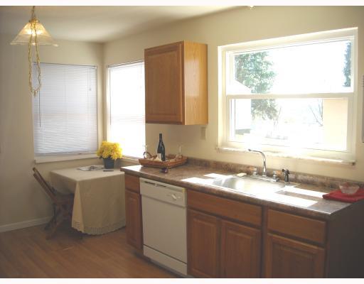 2867 Middletown Road Pittsburgh, PA 15204 - Photo 4 of 14 Kitchen.