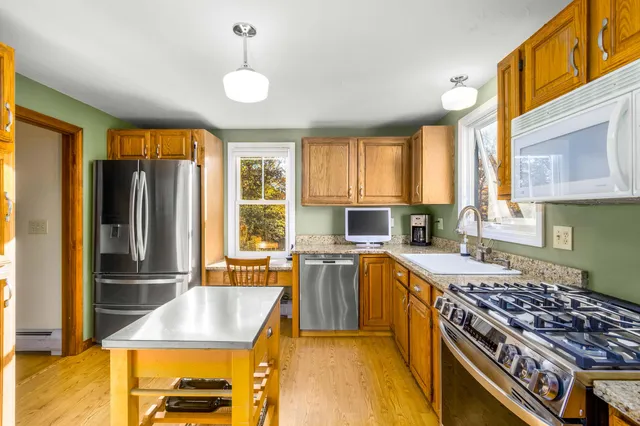 $849,000 | 88 Joe Thompson Road, Marstons Mills, MA 02648