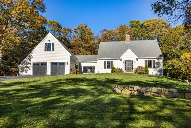 $849,000 | 88 Joe Thompson Road, Marstons Mills, MA 02648