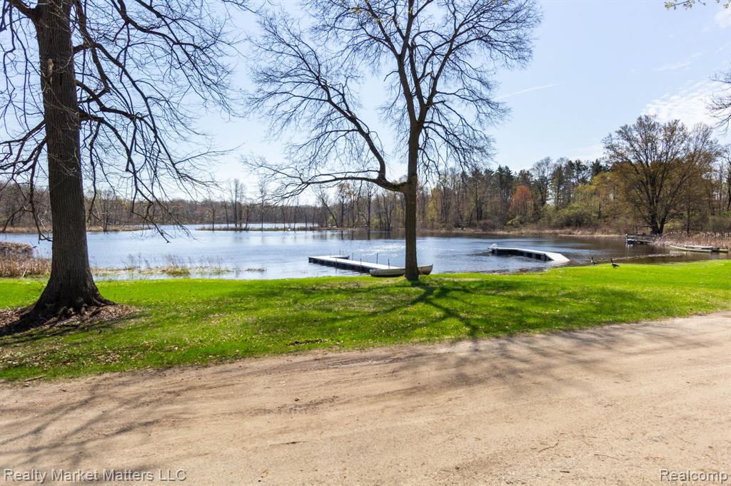 2543 Henry Road Lapeer, MI 48446 - Photo 17 of 30