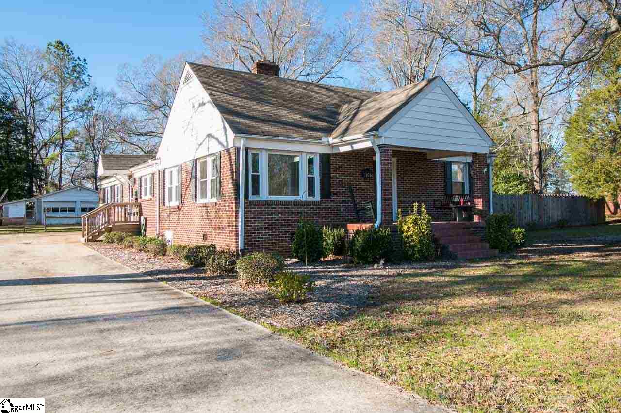 105 Henry Street Clinton, SC 29325 - Photo 1 of 16 Gallery Image 1