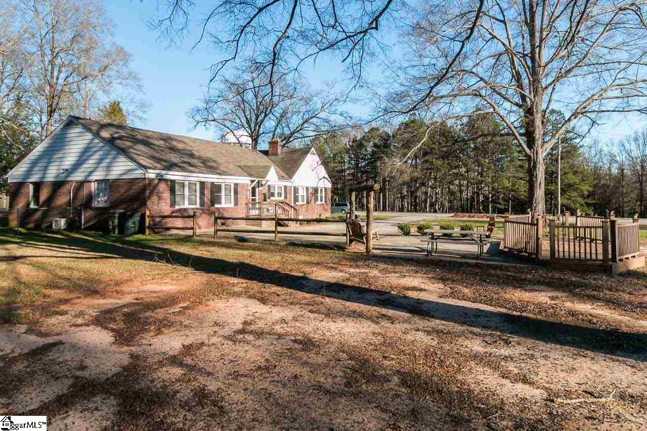 105 Henry Street Clinton, SC 29325 - Photo 11 of 16 Gallery Image 11