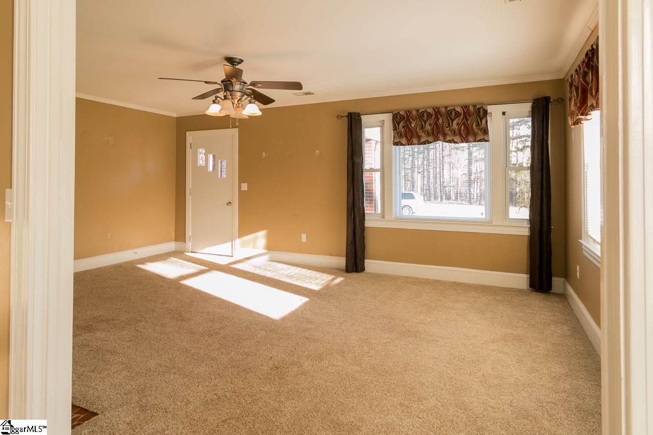 105 Henry Street Clinton, SC 29325 - Photo 3 of 16 Gallery Image 3
