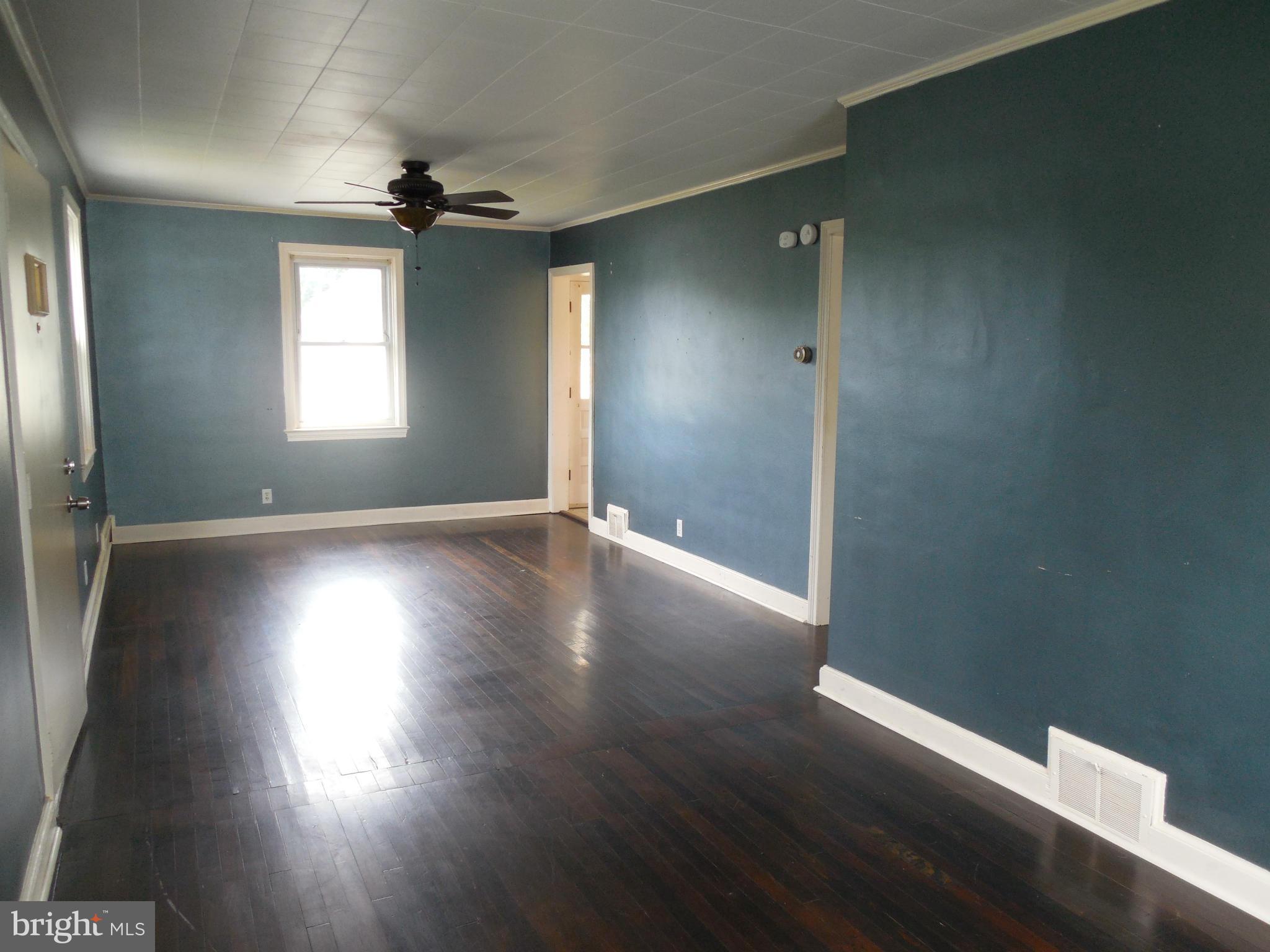 1021 Columbia Road Hagerstown, MD 21742 - Photo 2 of 14 Interior (General)
