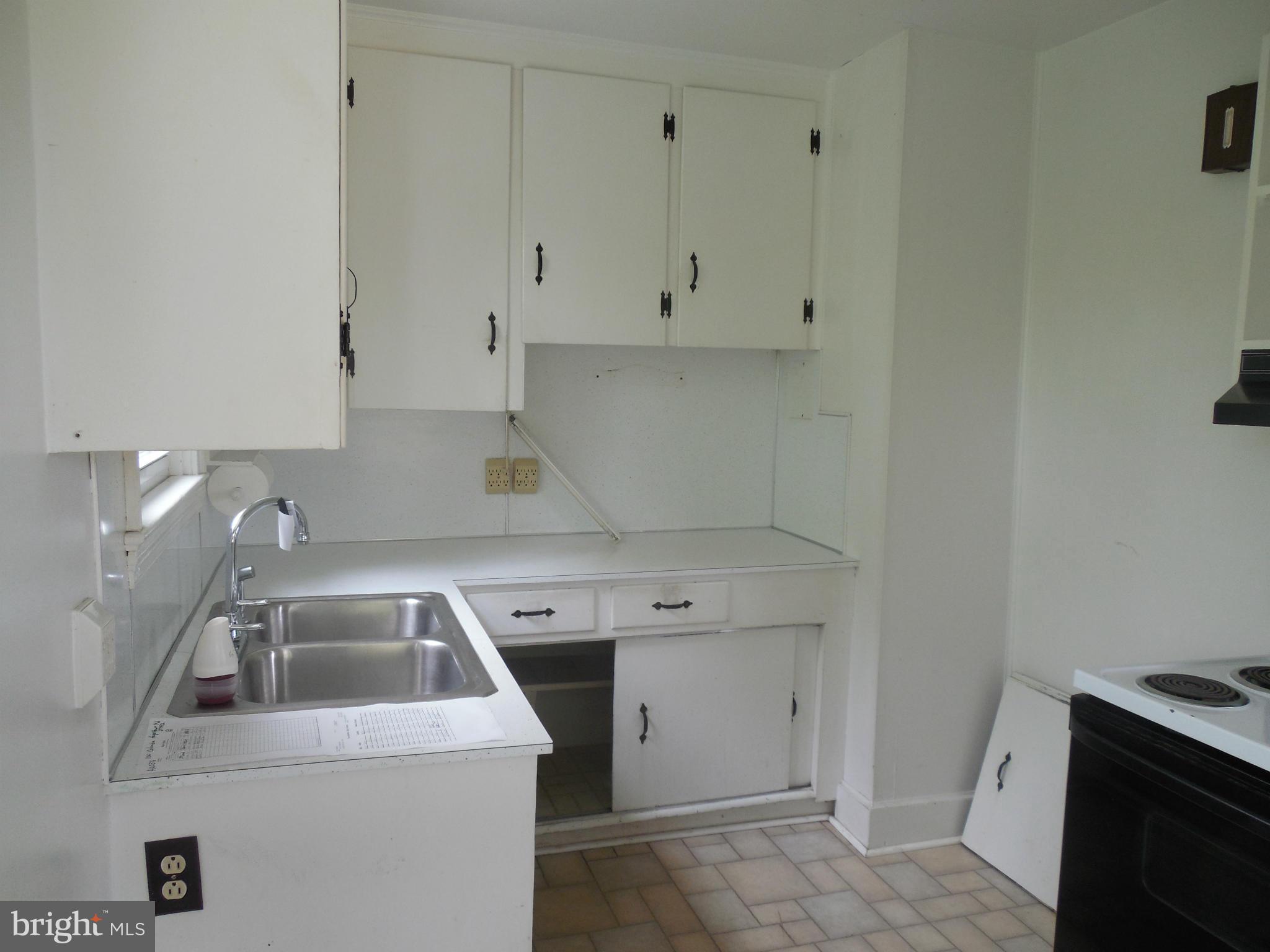 1021 Columbia Road Hagerstown, MD 21742 - Photo 3 of 14 Interior (General)