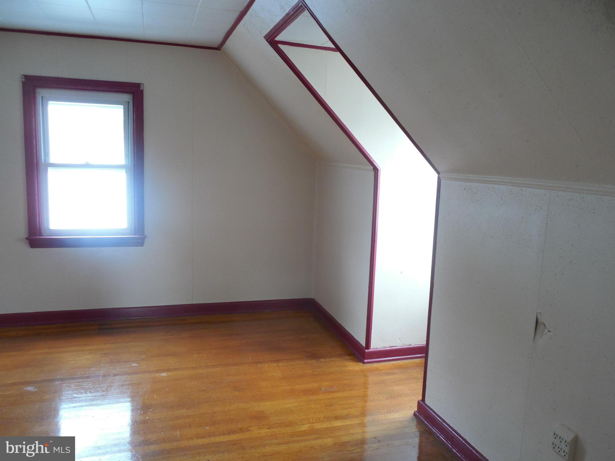 1021 Columbia Road Hagerstown, MD 21742 - Photo 10 of 14 Bedroom