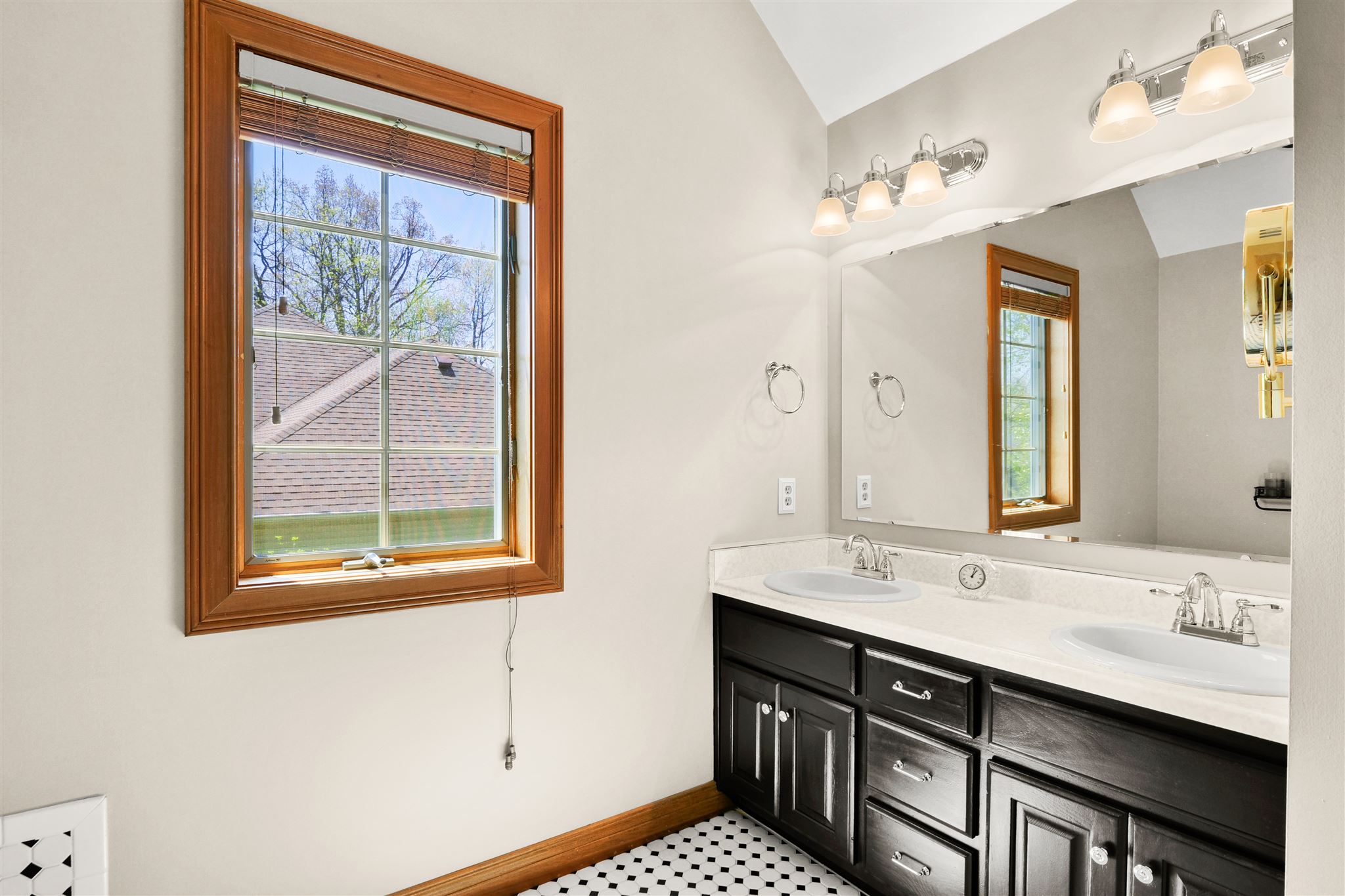 2332 Lake Ridge Drive Fort Wayne, IN 46804 - Photo 21 of 36 Gallery Image 21