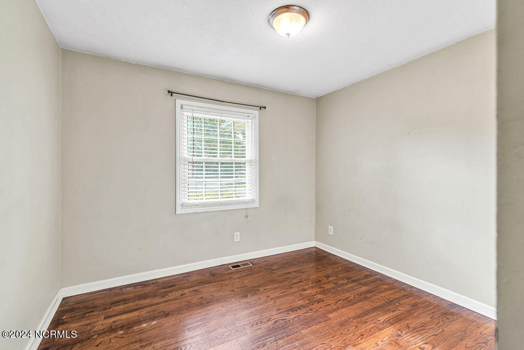 700 Dennis Road Jacksonville, NC 28546 - Photo 9 of 25 DSC_1702