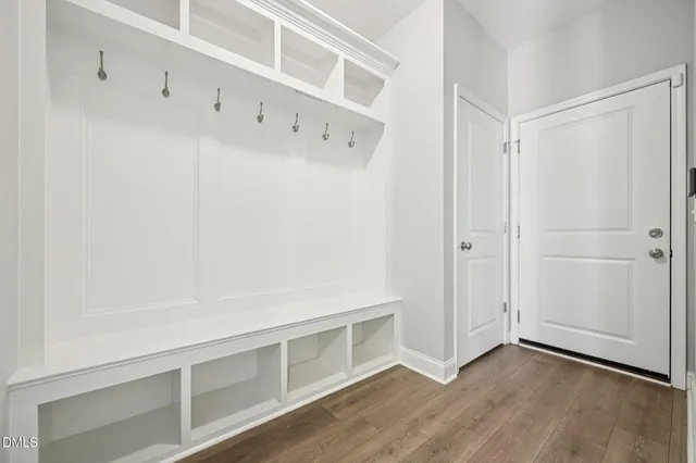 a view of an empty walk in closet