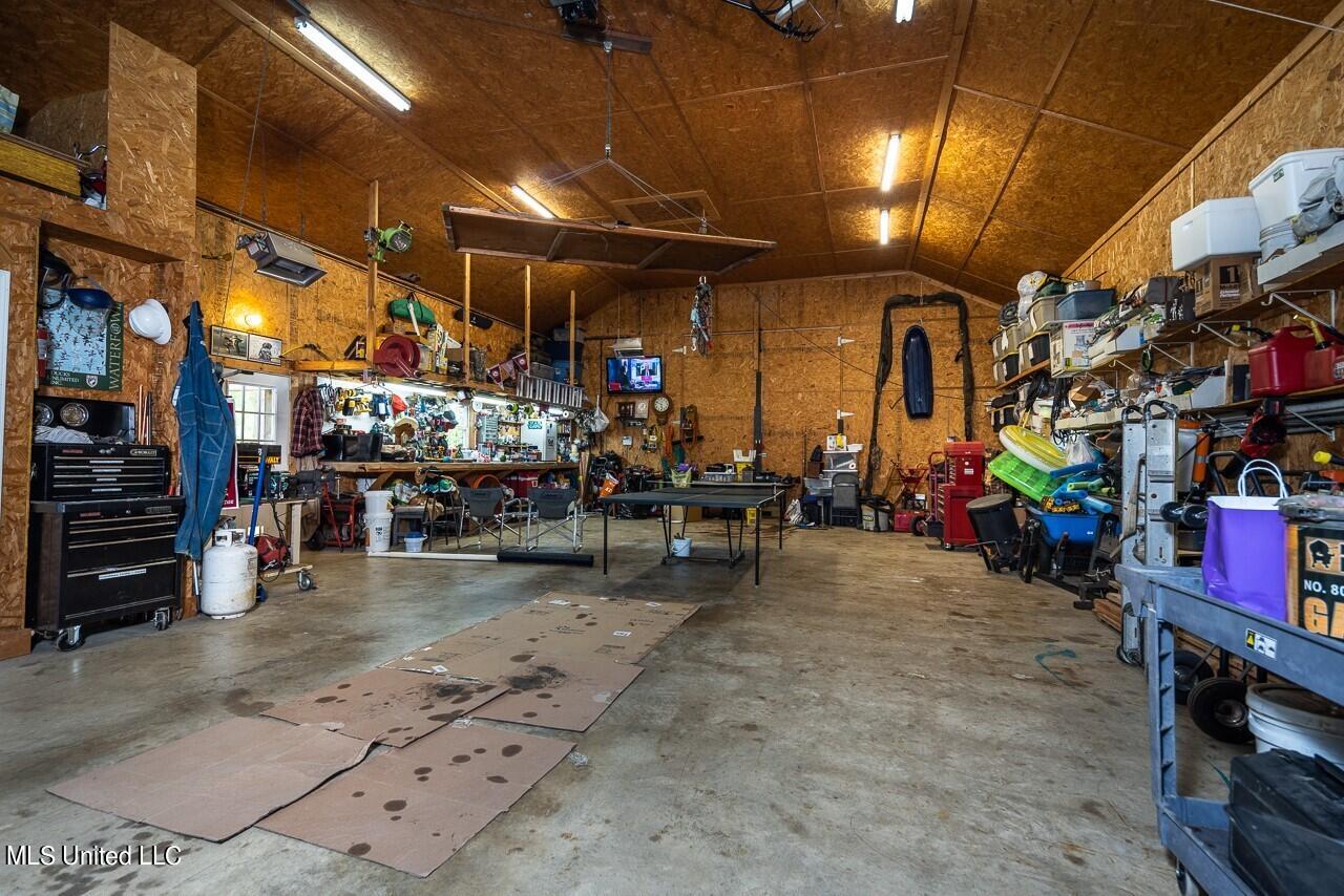44 Myra Road Byhalia, MS 38611 - Photo 10 of 28 RV sized shop