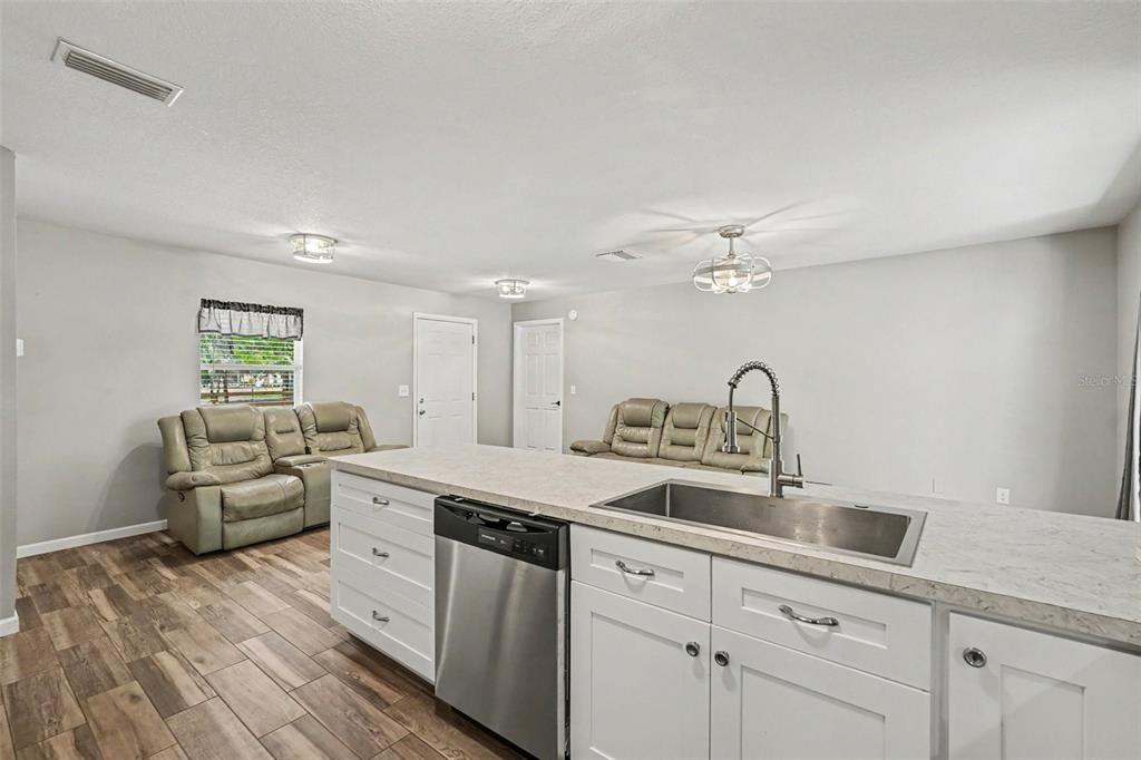 1128 Cowart Road Plant City, FL 33567 - Photo 10 of 32