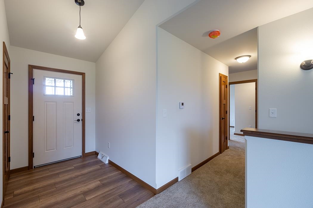 5589 Forest Creek Road, Unit FO26 Stevens Point, WI 54482 - Photo 4 of 32