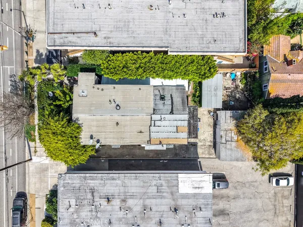 $2,100,000 | 238 Bicknell Avenue, Santa Monica, CA 90405