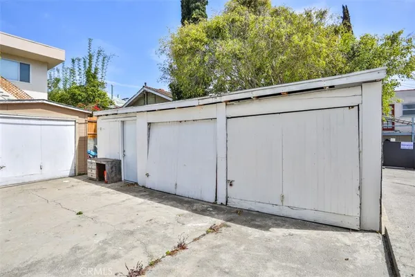 a view of a house with a garage