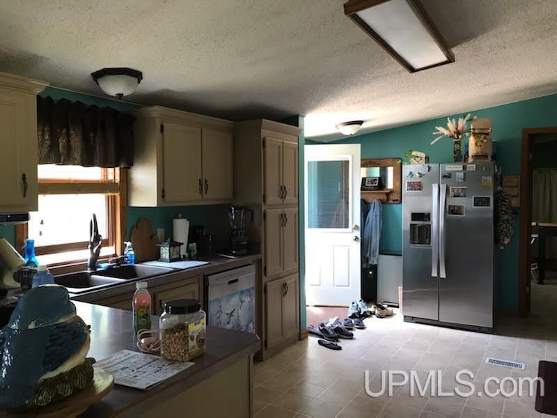 5921 East 5th Road Bark River, MI 49807 - Photo 5 of 6 Gallery Image 5