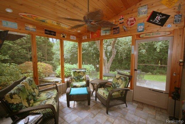 5794 Raven Road Bloomfield Hills, MI 48301 - Photo 9 of 20 Cedar 3-Season Sun Room
