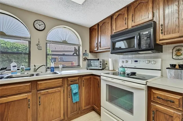 $1,925 | 9135 Lingrove Road, Weeki Wachee, FL 34613