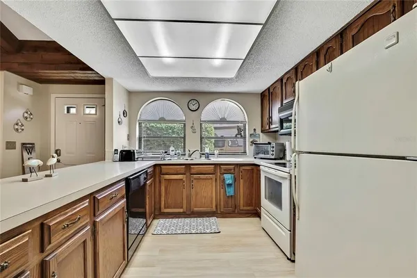 $1,895 | 9135 Lingrove Road, Weeki Wachee, FL 34613