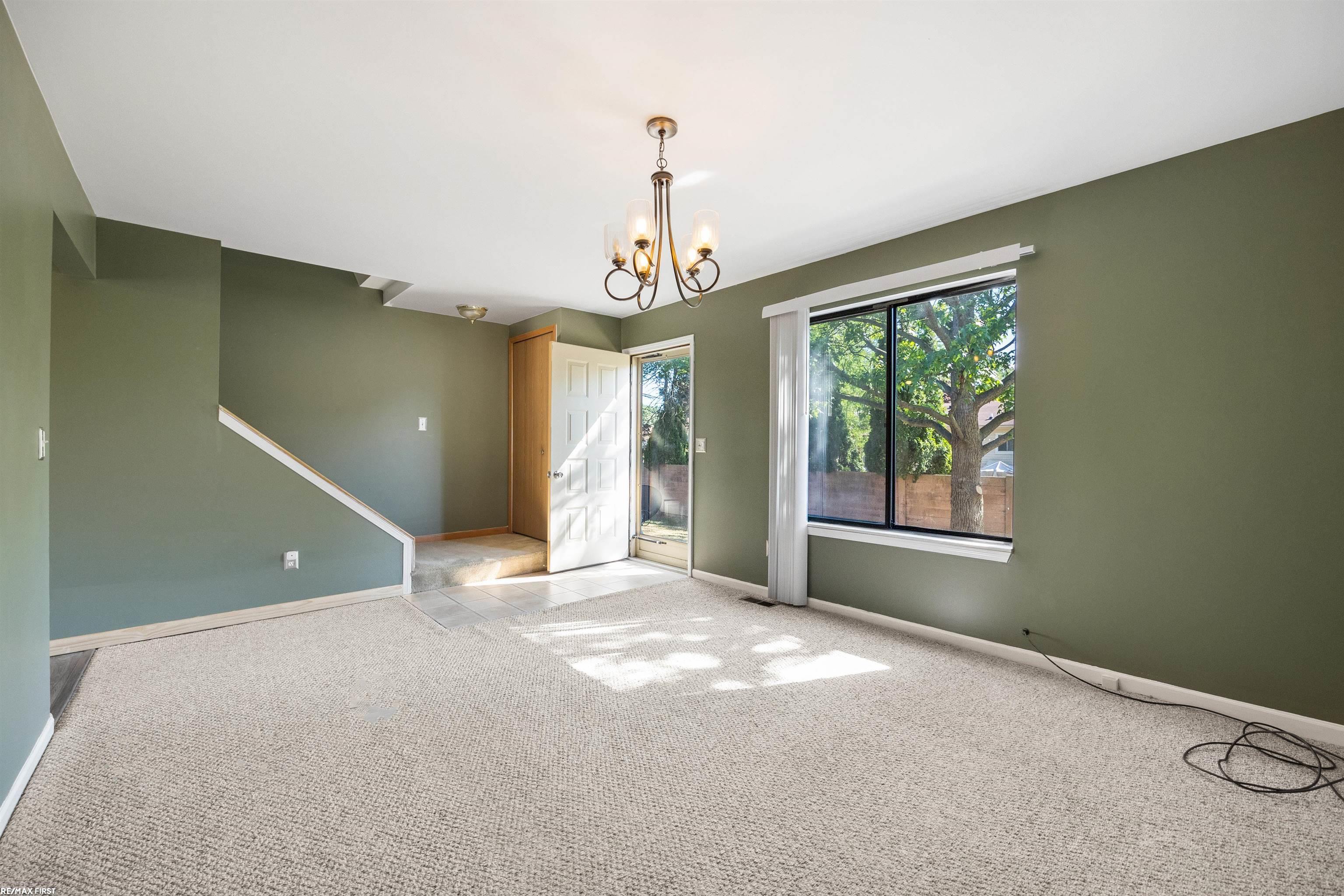 48592 Sugarbush Road New Baltimore, MI 48047 - Photo 11 of 31 50084817-10.JPG
