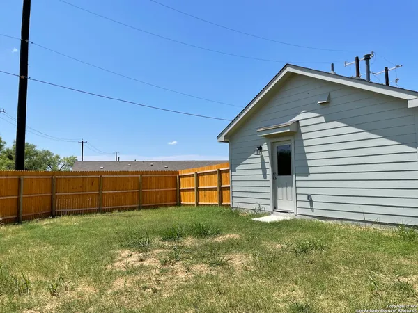 $1,300 | 8256 Piedra Medina, San Antonio, TX 78252