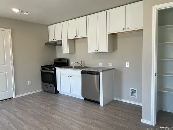 $1,300 | 8256 Piedra Medina, San Antonio, TX 78252