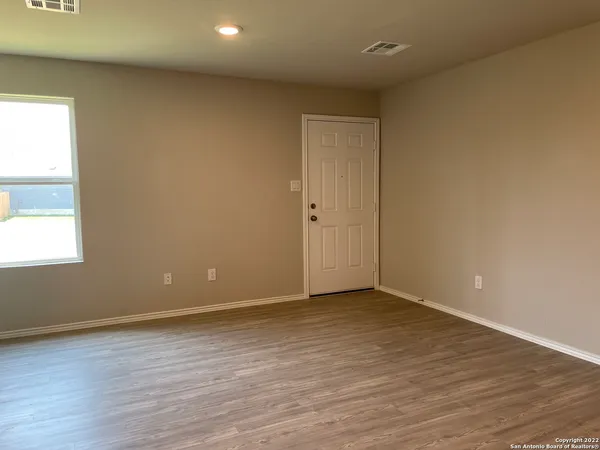 $1,300 | 8256 Piedra Medina, San Antonio, TX 78252